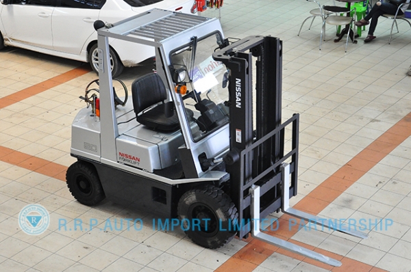 ขายรถโฟล์คลิฟท์มือสอง NISSAN  รุ่น PH02 ราคา 175,000 บาท นำเข้าจากประเทศญี่ปุ่น 100\% ไม่เคยใช้งานในไทย