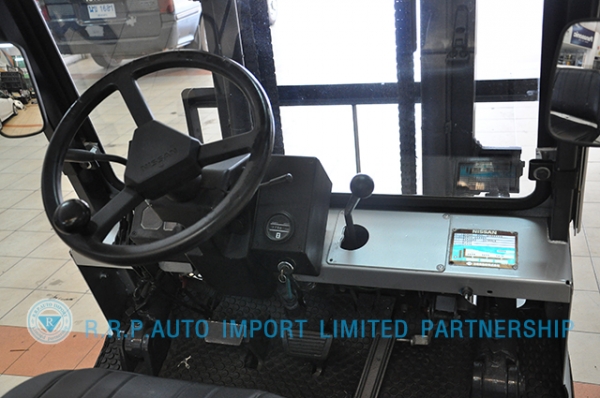 ขายรถโฟล์คลิฟท์มือสอง NISSAN  รุ่น PH02 ราคา 175,000 บาท นำเข้าจากประเทศญี่ปุ่น 100\% ไม่เคยใช้งานในไทย