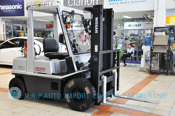 ขายรถโฟล์คลิฟท์มือสอง NISSAN  รุ่น PH02 ราคา 175,000 บาท นำเข้าจากประเทศญี่ปุ่น 100\% ไม่เคยใช้งานในไทย