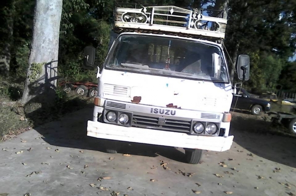 ขายรถ6ล้อ สภาพพร้อมใช้งาน เครื่อง100แรง สนใจโทร 090-8588220คุณนะ 093-3258446คุณบิว หรือเข้าดูสินค้าอื่นๆได้ที่ www.truck.in.th/498 หรือเพจFacebook ณรงค์ ซื้อขายรถมือสอง (เว็บไซต์ส่วนตัว) หรือFacebook ตลาดรถมือสอง คุณนะ