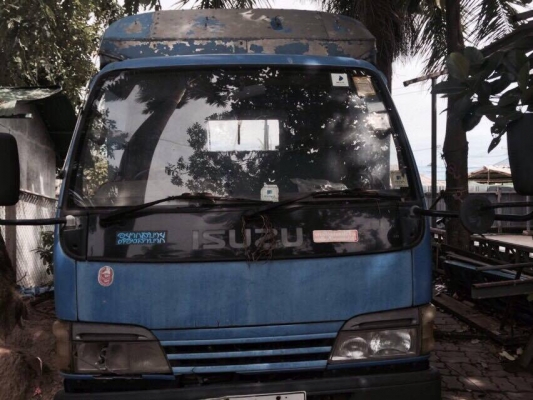 รถ 6 ล้อ ISUZU NKR รถห้างแท้ ปี 47เครื่อง 130 แรง
