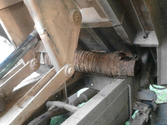 รถโตโยต้า 6 ล้อดั้ม เปลื่ยนเครื่อง 130 แรงม้า.  ปี 40    สนใจติดต่อ   081 - 6079515