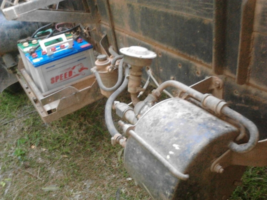 รถโตโยต้า 6 ล้อดั้ม เปลื่ยนเครื่อง 130 แรงม้า.  ปี 40    สนใจติดต่อ   081 - 6079515