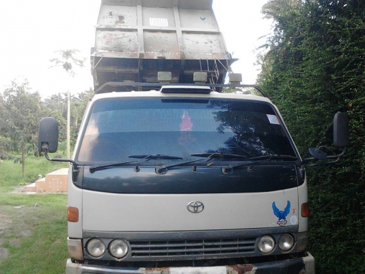 รถโตโยต้า 6 ล้อดั้ม เปลื่ยนเครื่อง 130 แรงม้า.  ปี 40    สนใจติดต่อ   081 - 6079515