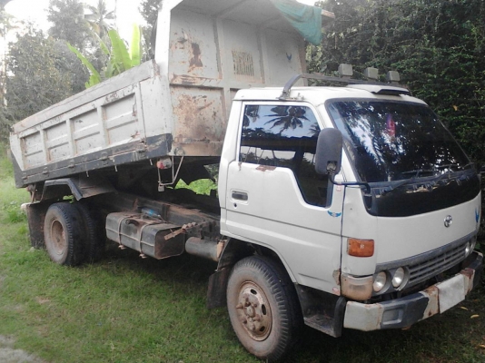 รถโตโยต้า 6 ล้อดั้ม เปลื่ยนเครื่อง 130 แรงม้า.  ปี 40    สนใจติดต่อ   081 - 6079515