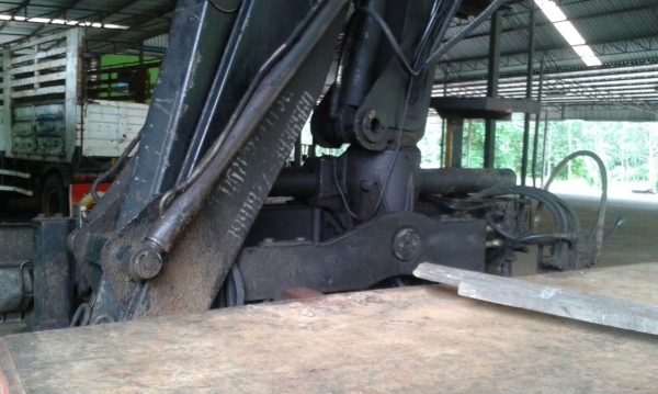 รถอีซูซุ 6 ล้อ ติดเฮี้ยบ 3 ตัน. / 145 แรงม้า.   สนใจติดต่อ  081 - 6079515