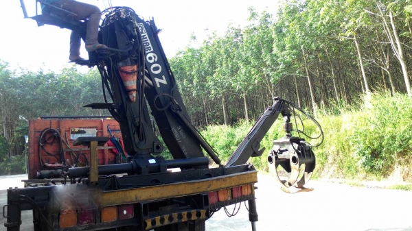 รถอีซูซุ 6 ล้อ ติดเฮี้ยบ 3 ตัน. / 145 แรงม้า.   สนใจติดต่อ  081 - 6079515