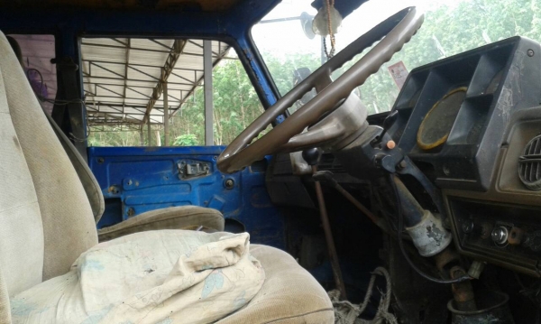 รถอีซูซุ 6 ล้อ ติดเฮี้ยบ 3 ตัน. / 145 แรงม้า.   สนใจติดต่อ  081 - 6079515