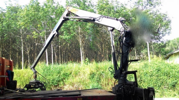 รถอีซูซุ 6 ล้อ ติดเฮี้ยบ 3 ตัน. / 145 แรงม้า.   สนใจติดต่อ  081 - 6079515