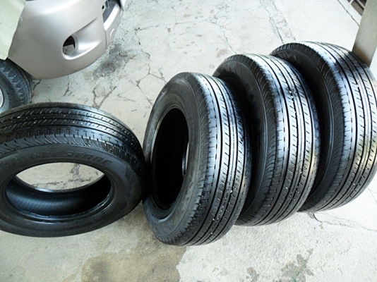 ยางกระบะขอบ15  บริดสโตน215-70-R15ลงพื้นปลายปี14 (4เส้น 5,500บ)