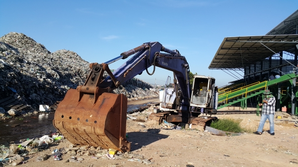 ขายด่วน อะใหล่KOMATSU PC200-7