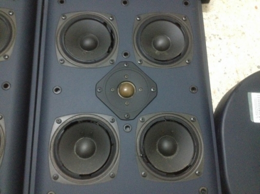 ลำโพง YAMAHA AST SF90 เก่าญี่ปุ่นมีขาตั้งครบตามสภาพขอบขาดต้องเปลี่ยนถูกๆ