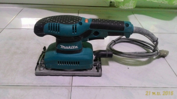 เครื่องขัดกระดาษทราย MAKITA ระบบสั่น รุ่น BO3711 190w. รุ่นนี้สามารถ ปรับรอบการทำงานได้หลายระดับครับ