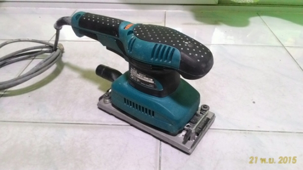 เครื่องขัดกระดาษทราย MAKITA ระบบสั่น รุ่น BO3711 190w. รุ่นนี้สามารถ ปรับรอบการทำงานได้หลายระดับครับ