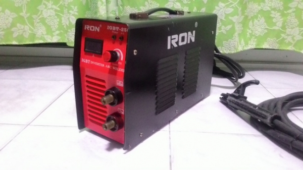 ตู้เชื่อมระบบอินเวอร์เตอร์ขนาด 250 แอมป์ มือสองสภาพดีพร้อมใช้งานครับ ตู้เชื่อมระบบอินเวอร์เตอร์ขนาด 250 แอมป์ มือสองสภาพดีพร้อมใช้งานครับ