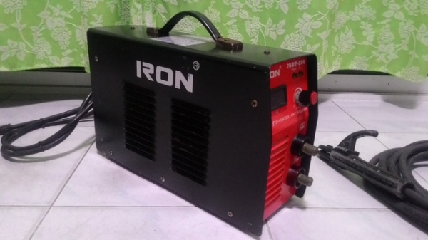 ตู้เชื่อมระบบอินเวอร์เตอร์ขนาด 250 แอมป์ มือสองสภาพดีพร้อมใช้งานครับ ตู้เชื่อมระบบอินเวอร์เตอร์ขนาด 250 แอมป์ มือสองสภาพดีพร้อมใช้งานครับ