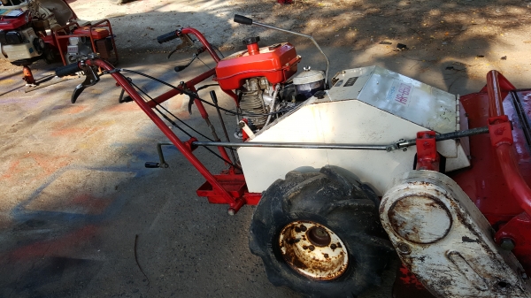 รถตัดหญ้า หนาๆ สบายๆๆ รหัสสินค้า S - 8 รถตัดหญ้า หนาๆ สบายๆๆ รหัสสินค้า S - 8