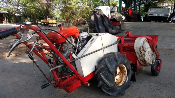 รถตัดหญ้า หนาๆ สบายๆๆ รหัสสินค้า S - 8