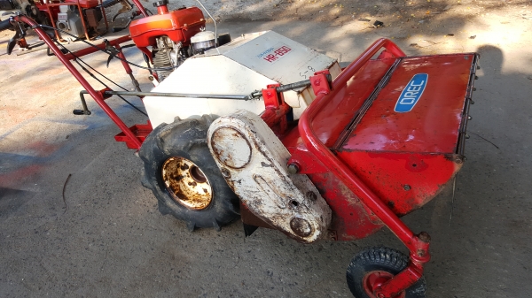 รถตัดหญ้า หนาๆ สบายๆๆ รหัสสินค้า S - 8 รถตัดหญ้า หนาๆ สบายๆๆ รหัสสินค้า S - 8