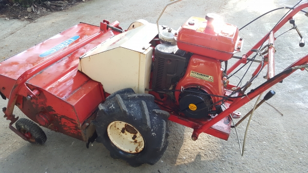 รถตัดหญ้า หนาๆ สบายๆๆ รหัสสินค้า S - 8 รถตัดหญ้า หนาๆ สบายๆๆ รหัสสินค้า S - 8