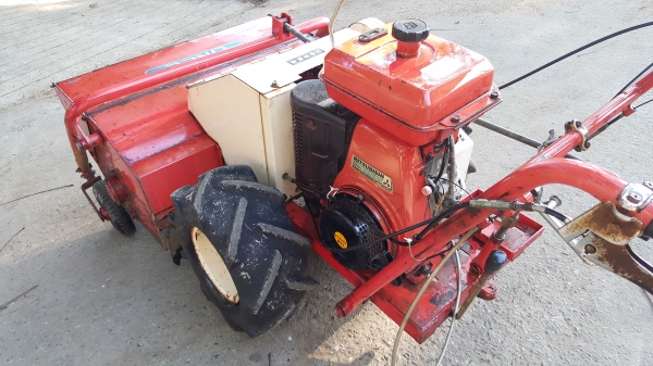 รถตัดหญ้า หนาๆ สบายๆๆ รหัสสินค้า S - 8 รถตัดหญ้า หนาๆ สบายๆๆ รหัสสินค้า S - 8