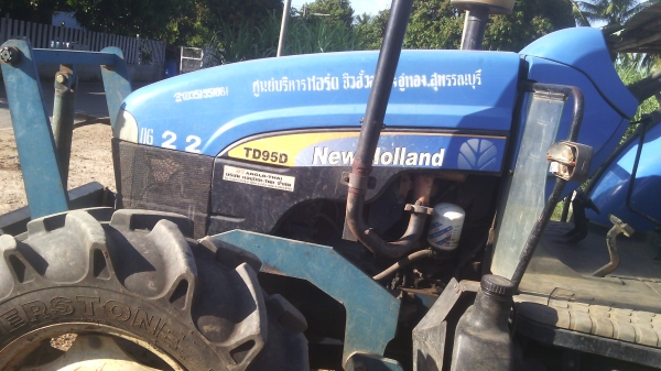 ขายรถไถFORD   NEWHOLLAND  รุ่นTD95   มีเล่มพร้อมโอน0810076640