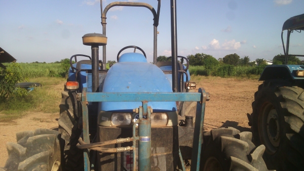 ขายรถไถFORD   NEWHOLLAND  รุ่นTD95   มีเล่มพร้อมโอน0810076640