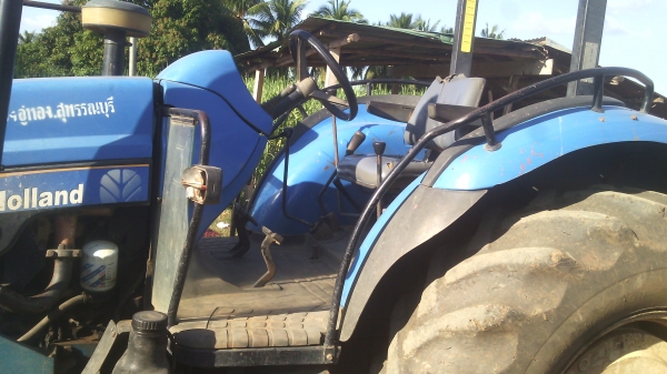 ขายรถไถFORD   NEWHOLLAND  รุ่นTD95   มีเล่มพร้อมโอน0810076640