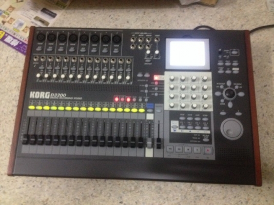 KORG D3200 32 TRACK DIGITAL RECORDDING STUDIO MIXERมือ2ยุ่นสภาพ90