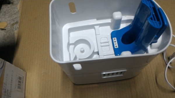 เครื่องเพิ่มความชื่นในห้อง TWINBIRD ของใหม่ ใช้งานง่าย มีถังใสน้ำ มีระบบตัดไฟเมื่อน้ำแห้ง