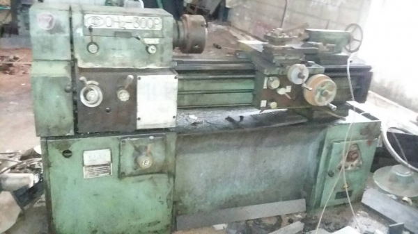 ขายเครื่องกลึง5ฟุต3เพลาเบรคใต้หวันโทร0892224259