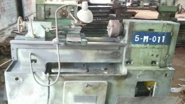 ขายเครื่องกลึง5ฟุต3เพลาเบรคใต้หวันโทร0892224259