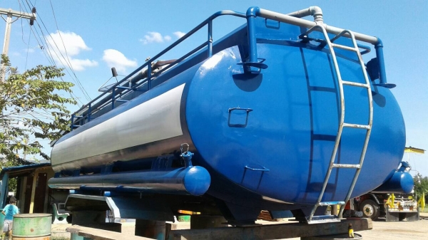 ขายถังน้ำ. ขายถังน้ำ.