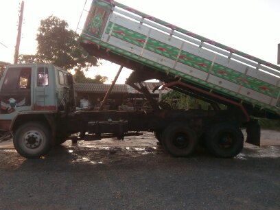 อีซุซู ร็อกกี้240 เครื่องเดิม เกียร์ฟูเรอะ คัสซี่สวย กะบะเลน 800000 ตามสภาพ หัวผุดเล้กน้อย ราคาต่อลองได้ มีไฟแนนท์