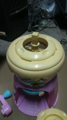 เครื่องทำไอศครีมและจ่ายไอศครีม แบบไม่ใช้ไฟฟ้า เป็นของใหม่ ใช้งานง่าย