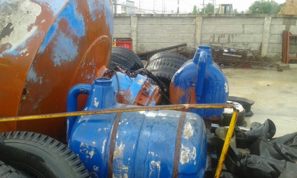 ขายชุดโม่ปูนรถ 10 ล้อยี่ห้อ คายาบ้า โม่ตรง มี 2 ชุดราคาชุดละ 130000