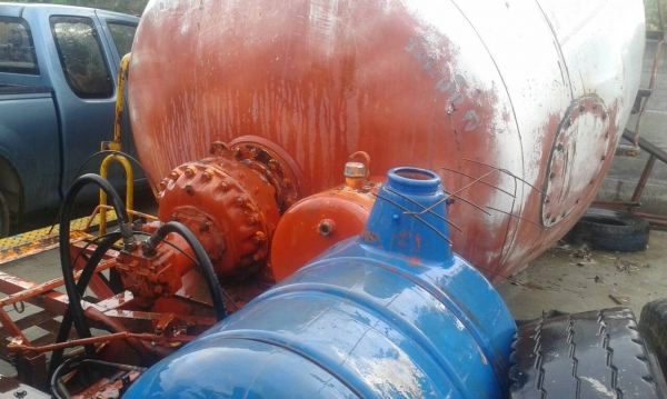 ขายชุดโม่ปูนรถ 10 ล้อยี่ห้อ คายาบ้า โม่ตรง มี 2 ชุดราคาชุดละ 130000