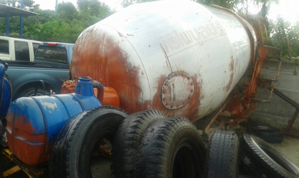 ขายชุดโม่ปูนรถ 10 ล้อยี่ห้อ คายาบ้า โม่ตรง มี 2 ชุดราคาชุดละ 130000