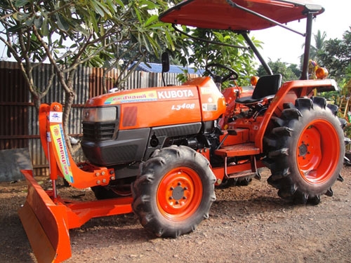 คูโบต้า L3408 4 WD พร้อมใบมีดดันหน้า ...