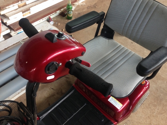 ขายรถ 4 ล้อไฟฟ้าผู้สูงอายุ