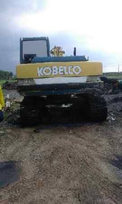 ขายรถขุดแบ็คโค โกเบลโก้ sk120-3มาร์คทรี ไฟฟ้าเต็ม เครื่องเดิม ปั๊มแห้ง สภาพทำงานปกติ ช่วงล่างเต็ม