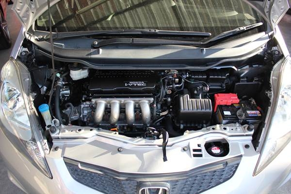 รถสวย สภาพดี ไม่มีชน เครื่องดี มือเดียว วิ่งน้อย เช็คศูนย์ตลอด