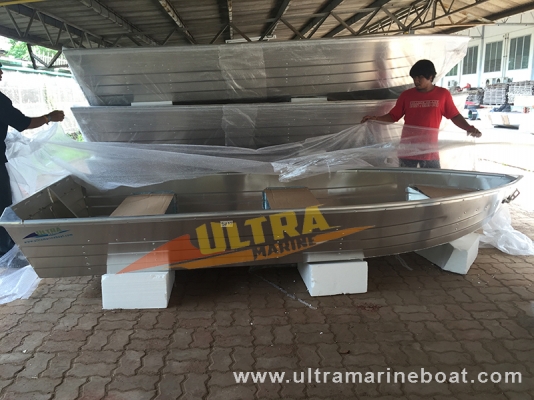 ขายเรืออลูมิเนียมท้องวีและท้องแบนครับขนาดจะมี 10 12 และ 14