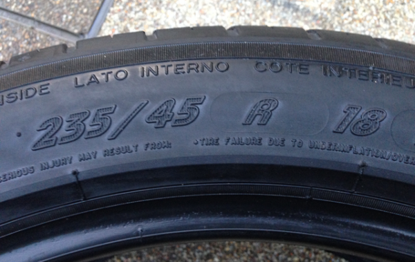 ยาง Michelin Pilot sport 3 เบอร์ 235 45 18 ปี13 ดอกเต็ม ยาง Michelin Pilot sport 3 เบอร์ 235 45 18 ปี13 ดอกเต็ม