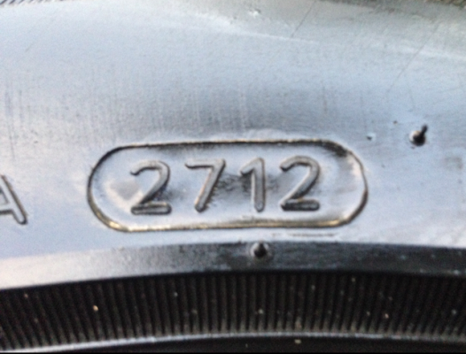 ยาง Aurora 255 55 18 กลางปี12 ราคาไม่แพง