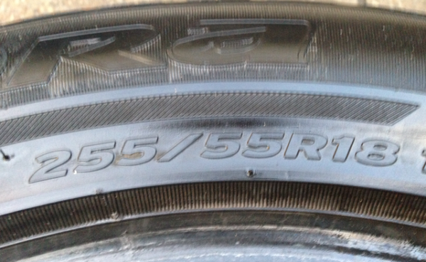 ยาง Aurora 255 55 18 กลางปี12 ราคาไม่แพง