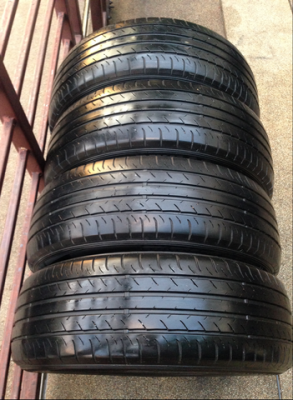 ยาง Dunlop sportmaxx 225 60 18 กลางปี13 ดอกเต็ม ราคาไม่แพง