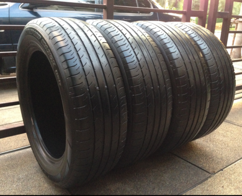 ยาง Dunlop sportmaxx 225 60 18 กลางปี13 ดอกเต็ม ราคาไม่แพง