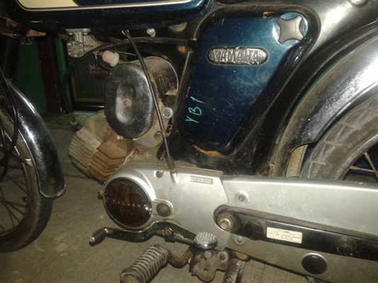 ขาย Yamaha YB1 เก่าญี่ปุ่นเดิมๆสภาพสวยราคา 12000 บาท ขาย Yamaha YB1 เก่าญี่ปุ่นเดิมๆสภาพสวยราคา 12000 บาท