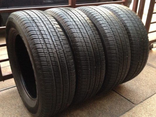 ยาง Bridgestone 225 65 17 ปี13 ดอกเต็ม ราคาไม่แพง
